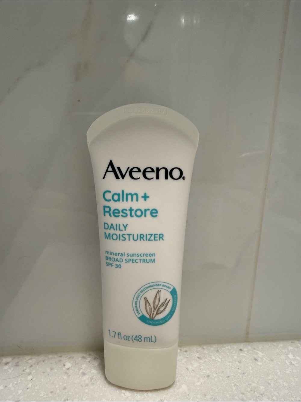 Aveeno Calm + Restore Daily Moisturizer SPF 30 - White with Teal Accents